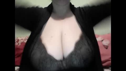 Snapshot of cutejessytom chatting on December 16, 3:51 am Jessy online show from December 16, 3:51 am