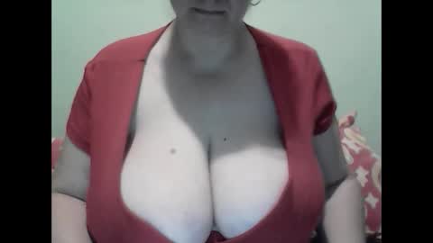 Snapshot of cutejessytom chatting on January 15, 3:22 am Jessy online show from January 15, 3:22 am