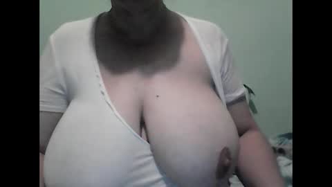 Snapshot of cutejessytom chatting on September 11, 3:17 am Jessy online show from September 11, 3:17 am
