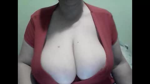 Snapshot of cutejessytom chatting on February 3, 4:32 am Jessy online show from February 3, 4:32 am