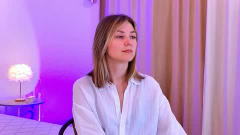 Snapshot of cutemirage chatting on February 7, 2:43 pm cutemirage online show from February 7, 2:43 pm