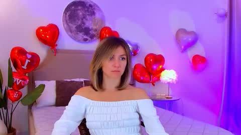 Snapshot of cutemirage chatting on February 12, 3:18 pm cutemirage online show from February 12, 3:18 pm