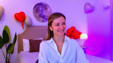 Snapshot of cutemirage chatting on February 15, 2:47 pm cutemirage online show from February 15, 2:47 pm