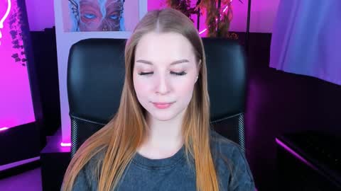 Rina online show from December 10, 1:33 pm