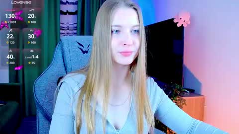 Snapshot of cutemousee chatting on April 26, 6:33 am Rina online show from April 26, 6:33 am