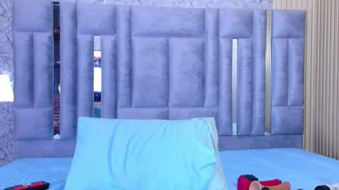 cutepetitee online show from December 18, 8:26 pm