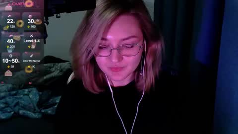 Snapshot of cutepie33 chatting on September 17, 2:19 pm cutepie33 online show from September 17, 2:19 pm