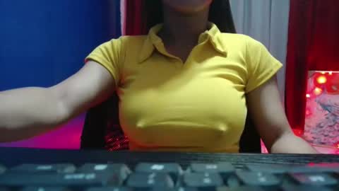 Snapshot of cutepinay143 chatting on May 2, 2:49 am isabel online show from May 2, 2:49 am