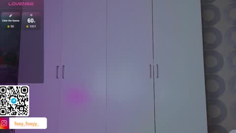 Snapshot of cuteroxyfoxyy chatting on December 3, 2:26 pm Roxy online show from December 3, 2:26 pm