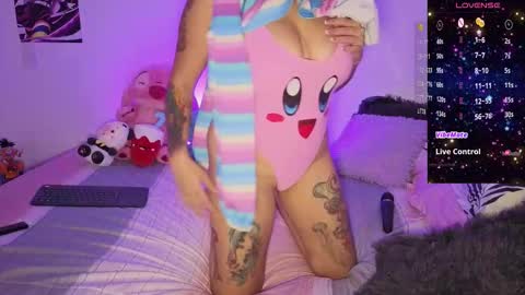 Snapshot of cutesarah_10 chatting on March 1, 12:56 am cutesarah_10 online show from March 1, 12:56 am