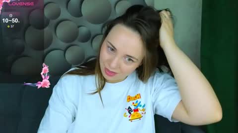 Snapshot of cutesmile_sharon chatting on October 10, 3:49 am cutesmile sharon online show from October 10, 3:49 am