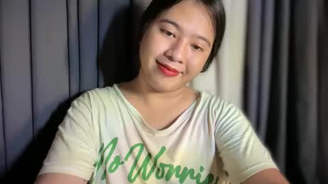 Snapshot of cutestgurl_ chatting on June 3, 7:44 am cute online show from June 3, 7:44 am