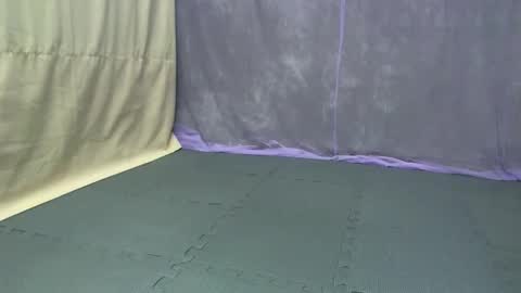 cutetinyasian143_ online show from November 5, 4:45 am