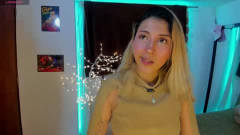 Snapshot of cuteweed420 chatting on June 4, 10:27 pm cuteweed420 online show from June 4, 10:27 pm