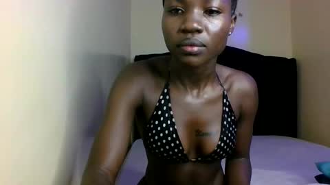 cutey_mara online show from May 29, 4:54 am