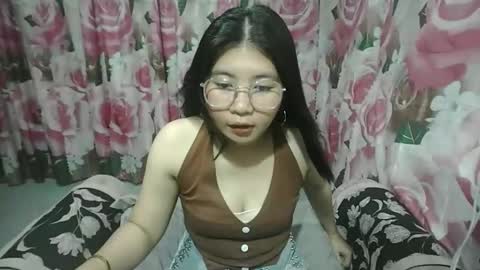 Snapshot of cutie_ethel chatting on May 14, 12:17 am cutie_ethel online show from May 14, 12:17 am