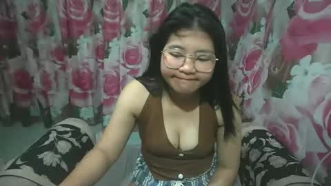 Snapshot of cutie_ethel chatting on May 16, 12:51 am cutie_ethel online show from May 16, 12:51 am