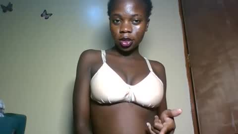Snapshot of cutie_plush chatting on May 16, 7:34 pm cutieplush online show from May 16, 7:34 pm