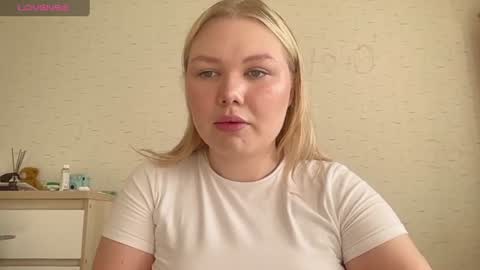 Snapshot of cutiejulie_ chatting on July 16, 12:55 pm Julie online show from July 16, 12:55 pm