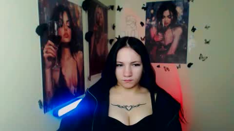 Emma online show from January 16, 7:29 pm