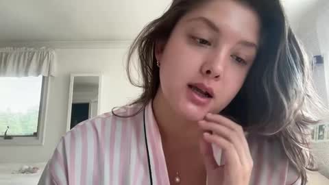 Cutieoggg420 online show from September 8, 6:18 pm