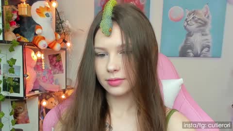 Snapshot of cutierori chatting on December 29, 3:11 am Rori  Instagram cutierori  online show from December 29, 3:11 am