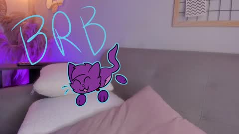 Hannah online show from March 7, 2:25 am