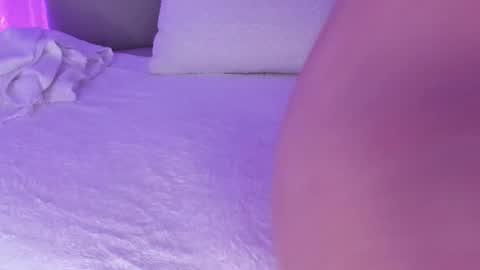 Hannah online show from December 16, 6:57 pm