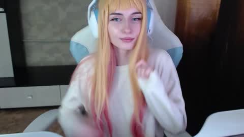 Cutti Crystal online show from February 17, 3:14 am