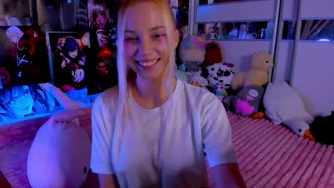 Nora online show from October 15, 8:31 pm