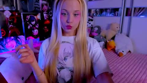 Nora online show from February 12, 9:32 pm