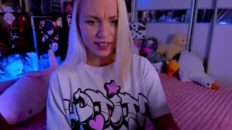 Nora online show from February 15, 9:22 pm