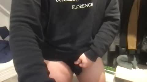 cuttop2373844 online show from October 20, 5:02 pm