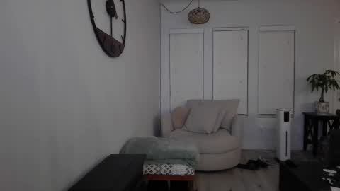 Snapshot of cwbym chatting on December 21, 6:53 am cwbym online show from December 21, 6:53 am