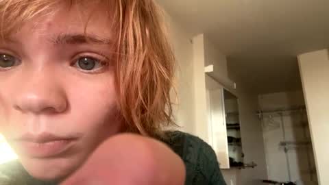 Snapshot of cyan11224 chatting on December 1, 9:48 pm sydney start online show from December 1, 9:48 pm