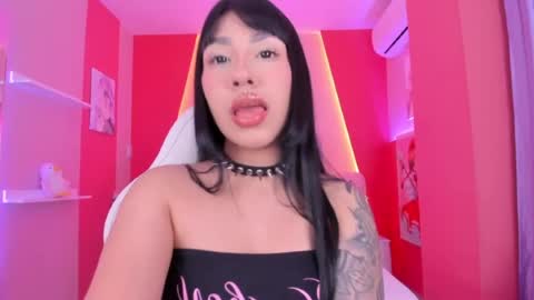 Snapshot of cyberdoll1 chatting on August 7, 5:31 am cyberdoll1 online show from August 7, 5:31 am