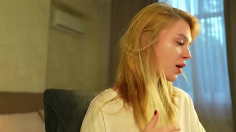 Snapshot of cyberheart_ chatting on October 1, 2:56 pm EMILY online show from October 1, 2:56 pm