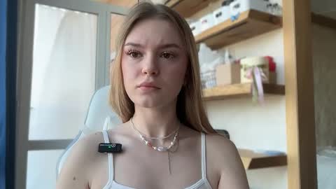 Snapshot of cyberl0ve_ chatting on April 21, 11:05 am Im Emi streaming with my friend Reyna today online show from April 21, 11:05 am