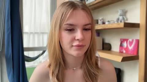 Snapshot of cyberl0ve_ chatting on June 19, 11:58 am Im Emi streaming with my friend Reyna today online show from June 19, 11:58 am