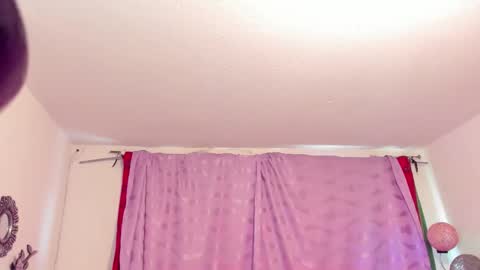 Snapshot of cynthiawatson_ chatting on December 5, 2:25 pm Cynthia online show from December 5, 2:25 pm