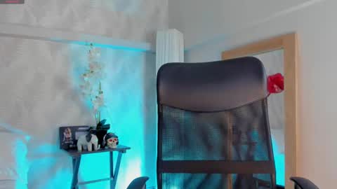 Snapshot of cyntia_adams chatting on February 16, 3:48 pm cyntia_adams online show from February 16, 3:48 pm