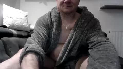 Snapshot of czerbis chatting on December 18, 10:57 pm czerbis online show from December 18, 10:57 pm