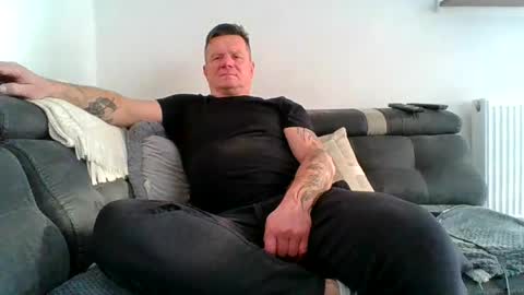 Snapshot of czerbis chatting on February 2, 12:02 pm czerbis online show from February 2, 12:02 pm