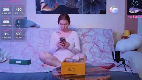 Donna online show from September 28, 7:30 pm