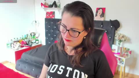 Mia  online show from February 21, 7:43 pm