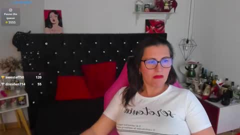 Mia  online show from March 11, 6:19 pm