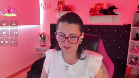 Mia  online show from October 2, 1:40 pm