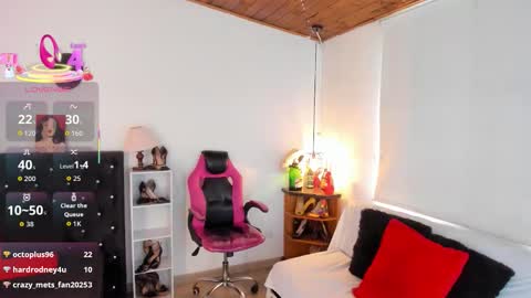 Mia  online show from December 2, 1:28 pm