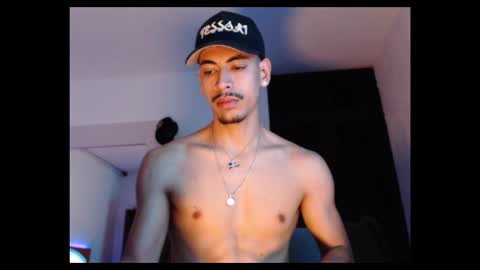 Snapshot of d_usma00 chatting on November 26, 3:35 pm d_usma00 online show from November 26, 3:35 pm