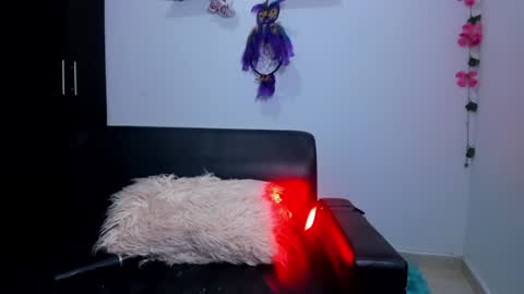 Snapshot of daahanna_ chatting on December 24, 1:49 am Ailyn online show from December 24, 1:49 am